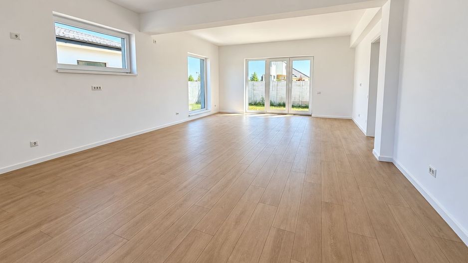 VILĂ INDIVIDUALĂ PE PARTER – 4 CAMERE, POMPĂ DE CĂLDURĂ, CURTE 160 MP - Poză 3