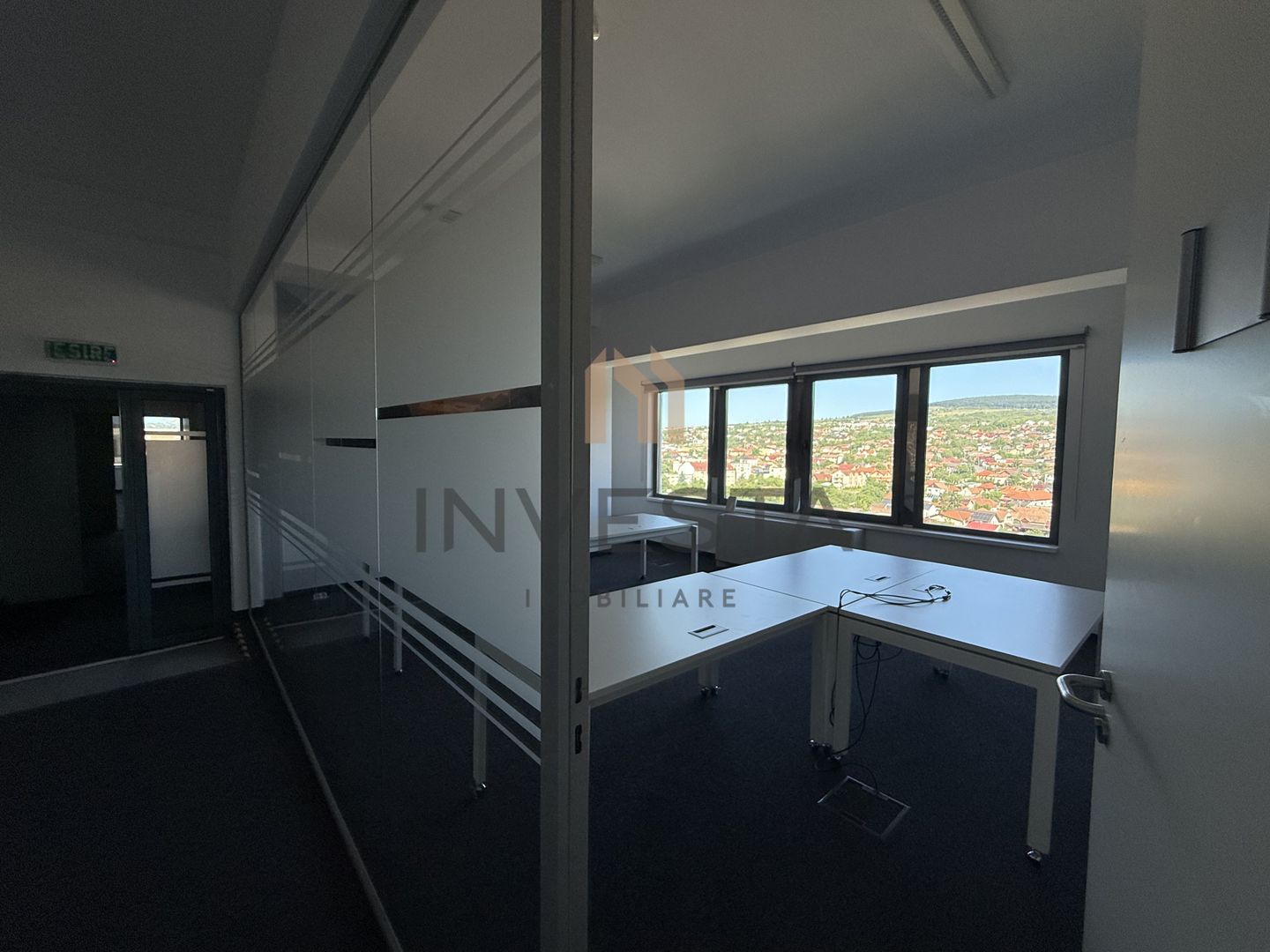 Ultimul etaj, vedere panoramică – Spațiu de birouri - Poză 7