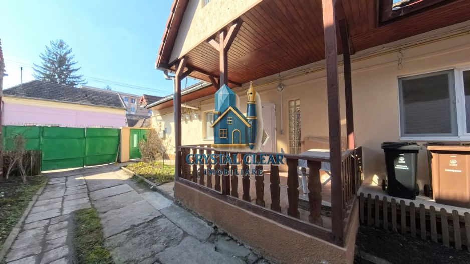 Două case în curte comună, 6 camere + 385 teren - zona semicentrală - Poză 19