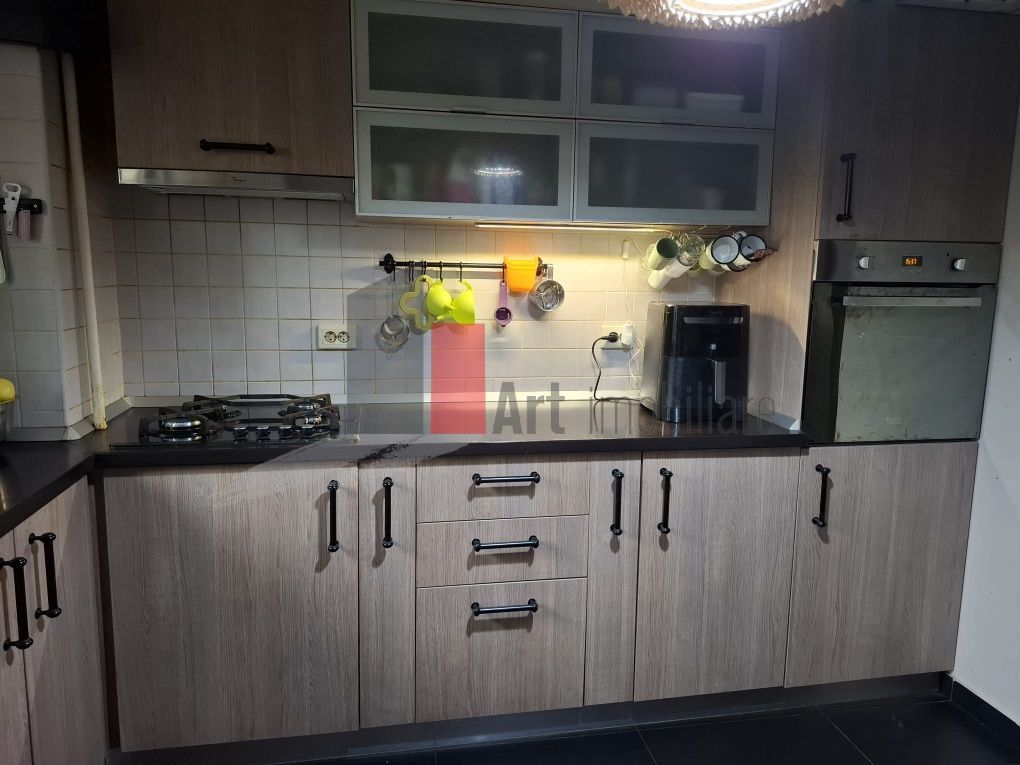 Vânzare apartament 3 camere Obregia - Poză 3