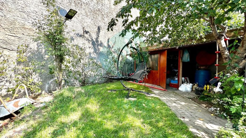 Casa pe parter cu posibilitate extindere- Curte - Poză 2