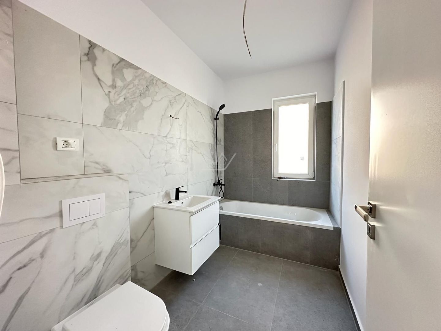 Bloc nou zona ESO. Finisaje la alegere. 1,2,3 camere. - Poză 3