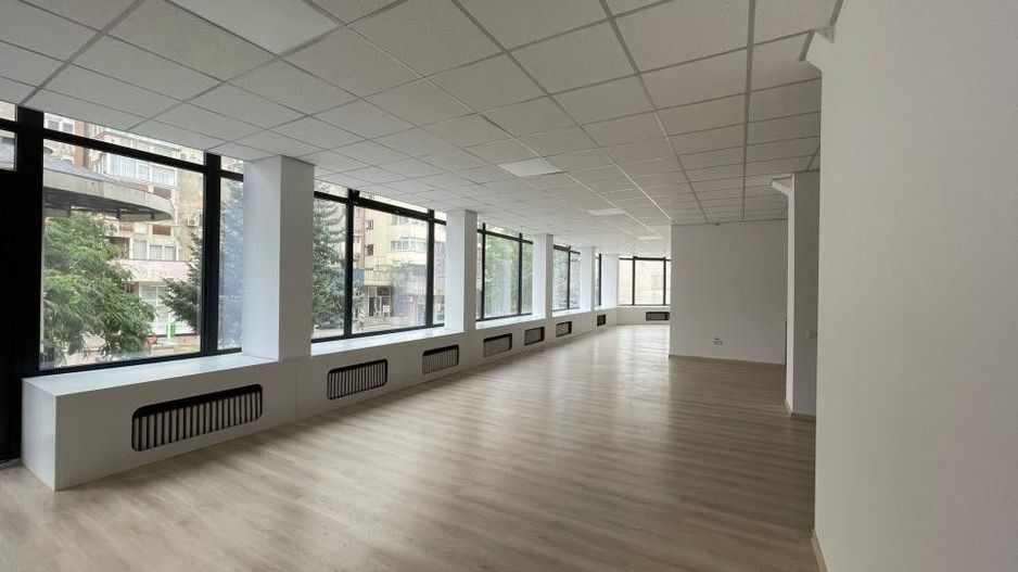 Spatiu comercial Ultracentral Pitesti - Poză 1