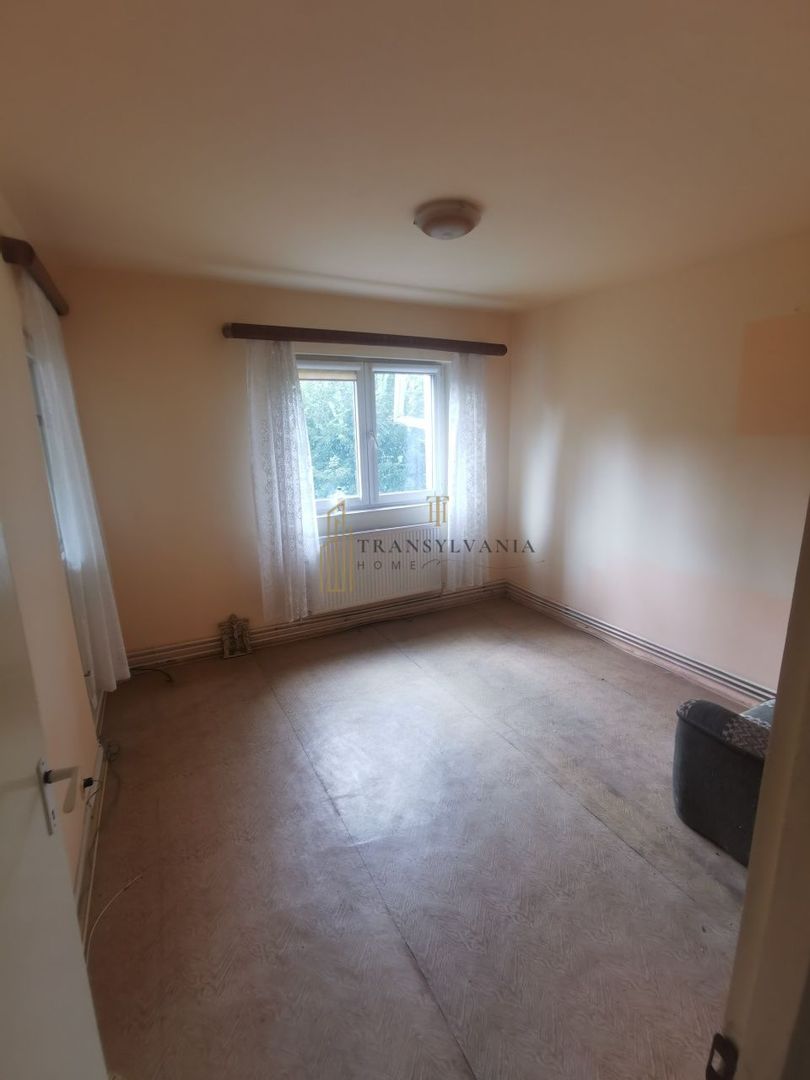 Apartament decomandat, 2 camere,  zona Vasile Aron - Poză 2