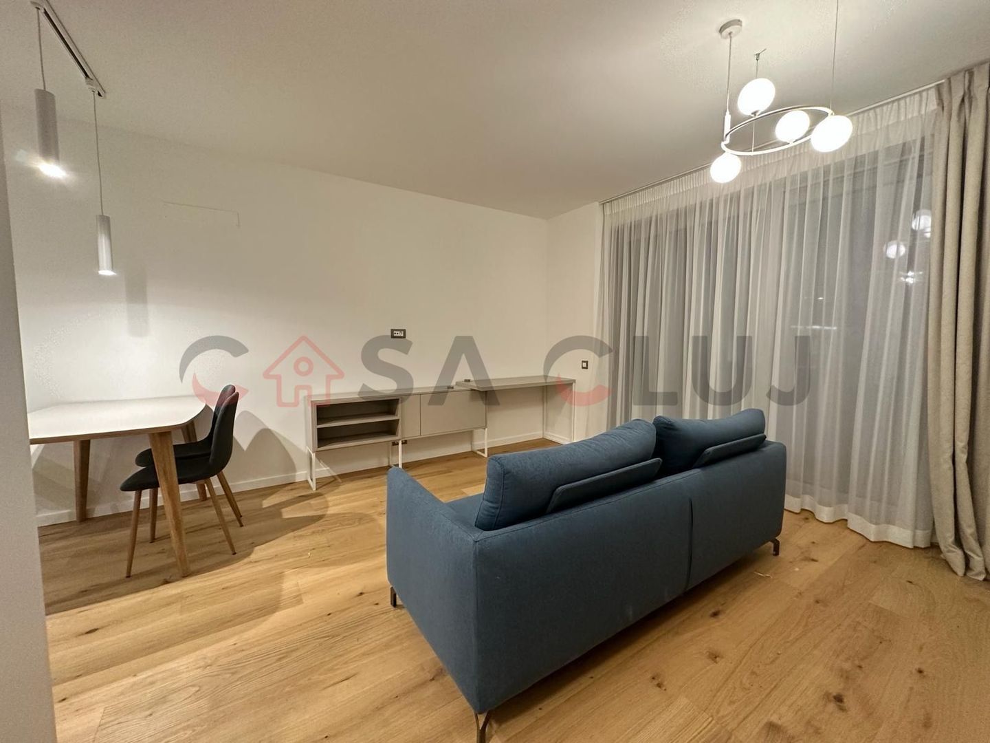 Apartament ultrafinisat. Parcare! Bloc Nou! Zona Fsega! - Poză 2