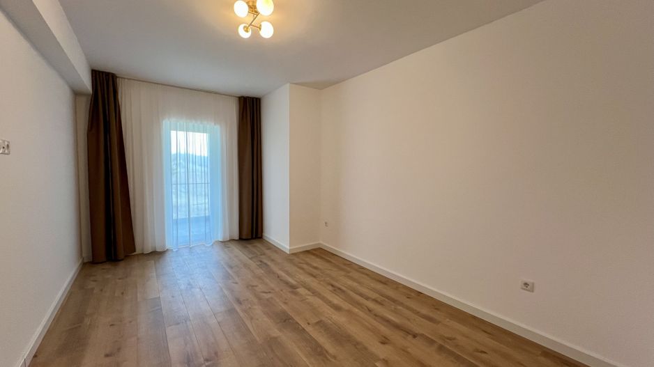 Apartament 3 camere cu 2 bai si 2 terase  - etaj 1, finisat la alb - Poză 3