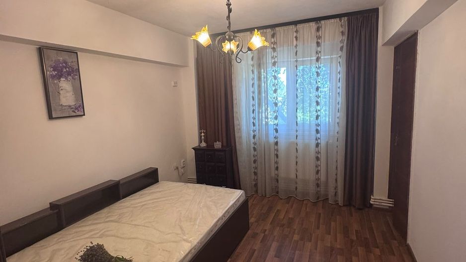 Apartament cu 3 camere de vânzare – zona Policlinică - Poză 3