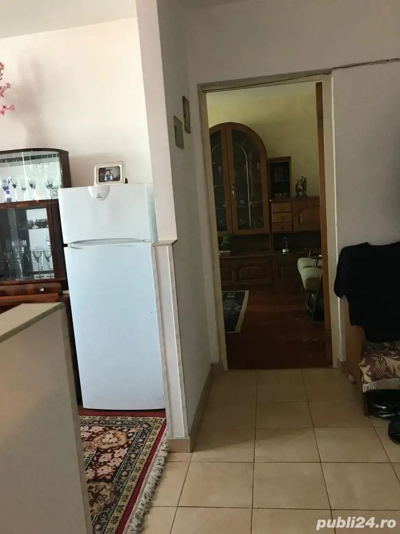 BRASADAS vinde ap 3 cam etaj 3/4 Carpati. - Poză 4