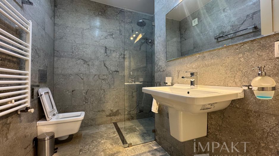 Apartament 94mp  3 camere in Piata Cipariu de inchiriat cu parcare - Poză 10