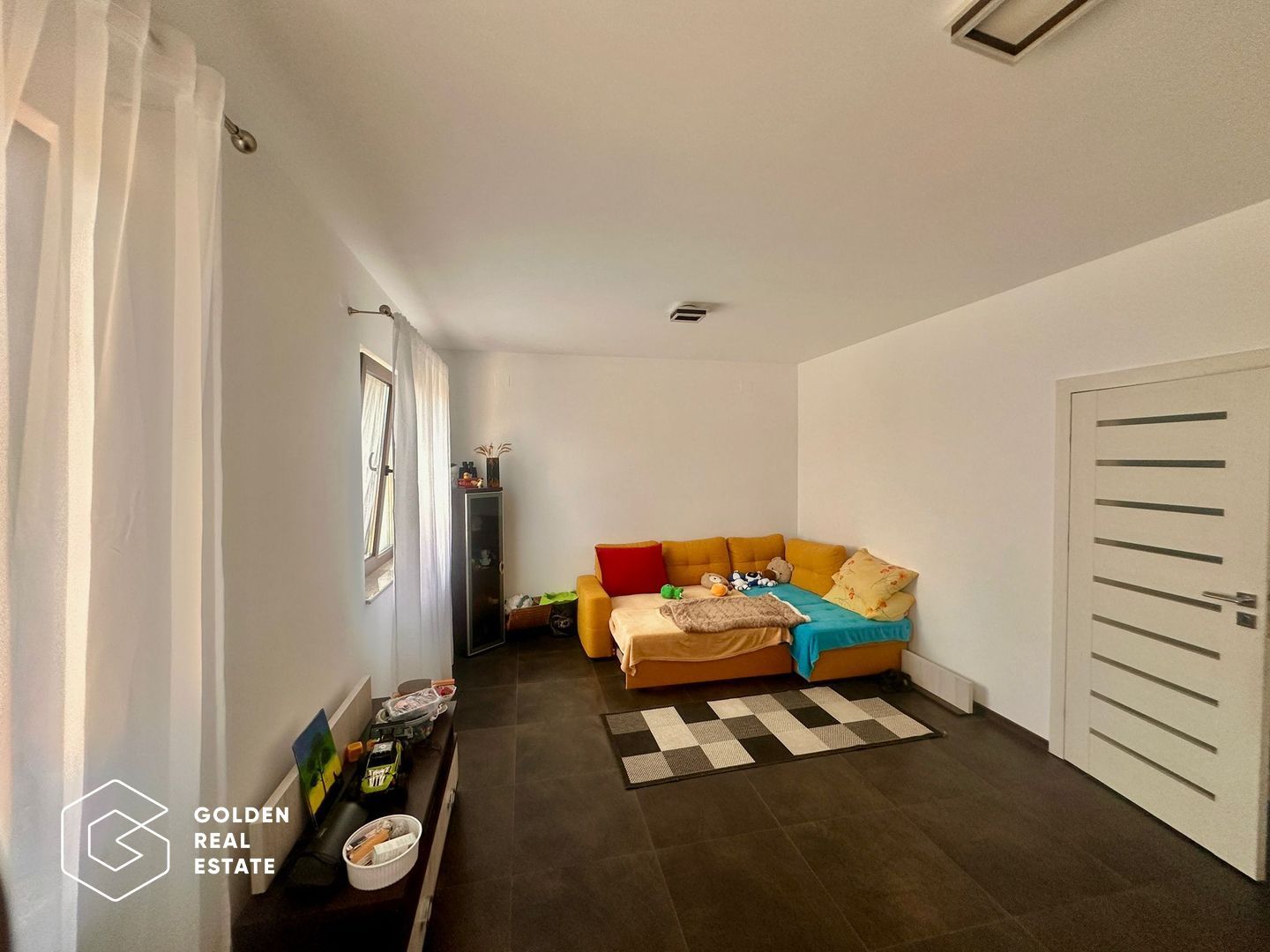 Oportunitate! Vila de lux, Livada, P+E, 5 camere, teren 957mp - Poză 11