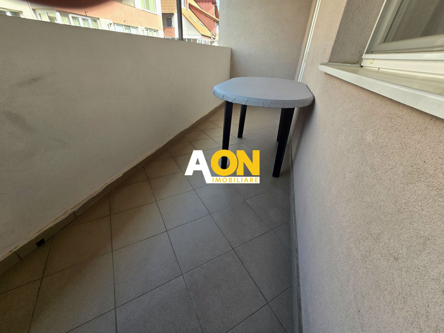 Apartament cu 3 Camere cu Garaj, Bloc Nou, Zona Centru - Poză 11