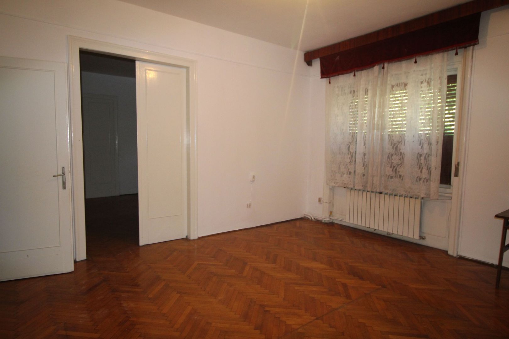 APARTAMENT IN VILA - Poză 8