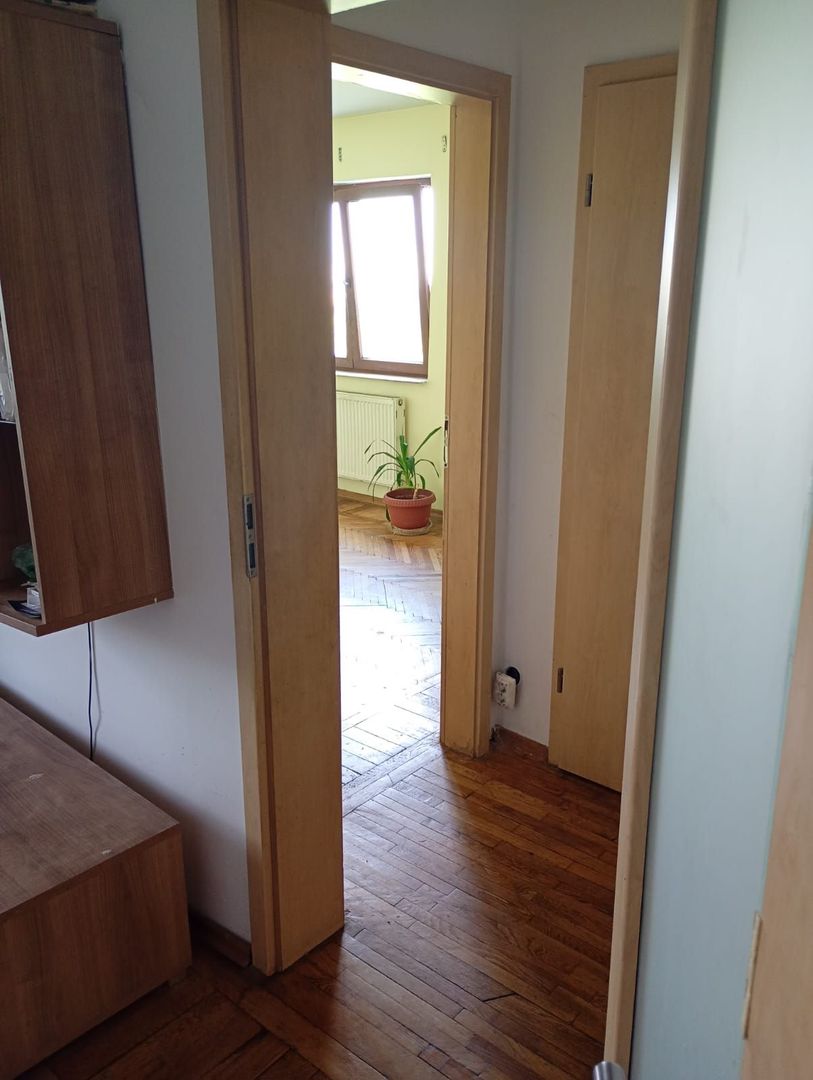 2 camere decomandate, Costin Georgian Metrou 5 min, bloc anvelopat - Poză 1