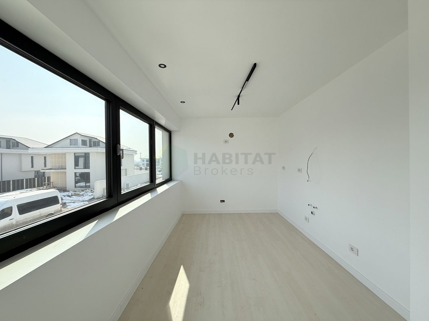 Vilă individuala 6 cam Pipera-Tunari - Poză 2