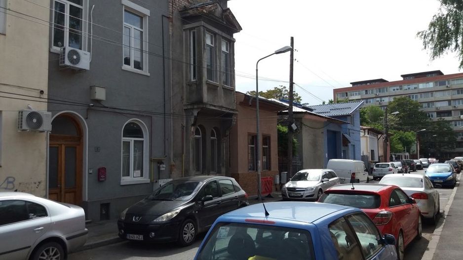 vand / inchiriez apartamente zona Unirii Tineretului - Poză 1