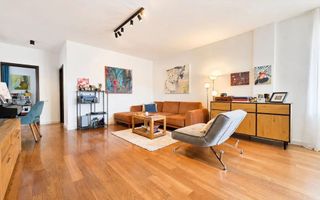 Apartament 3 camere, singur pe etaj, 2 balcoane, parcare. - Poză 1