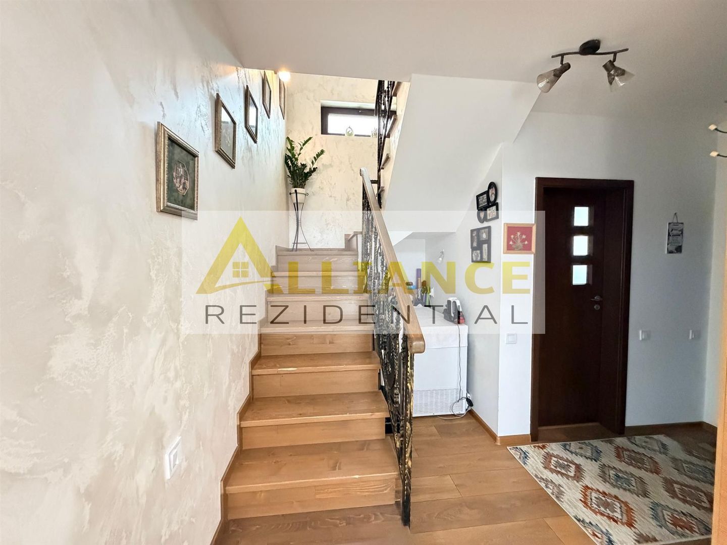 Casa Individuala - 4 camere 2 bai 575 mp teren - - Poză 18