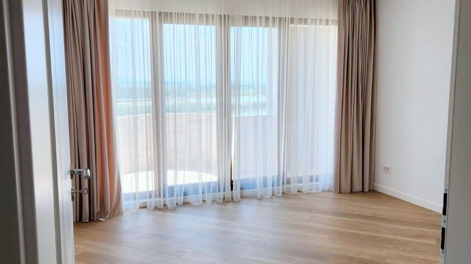 De vanzare apart. 3 camere Faleza , vedere Dunare, 78 mp, renovat premium - Poză 9