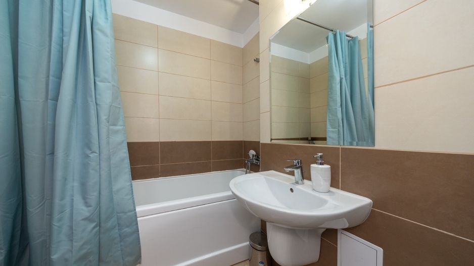 Apartament cu doua camere modern ,cu boxa in Top City - Poză 15