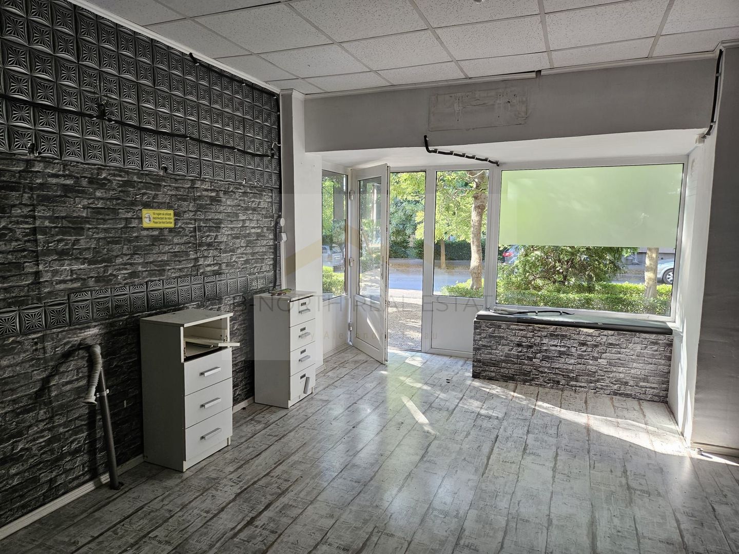 Spațiu comercial 45 mp, vitrina, zonă cu vad – Constantin Brâncoveanu - Poză 1