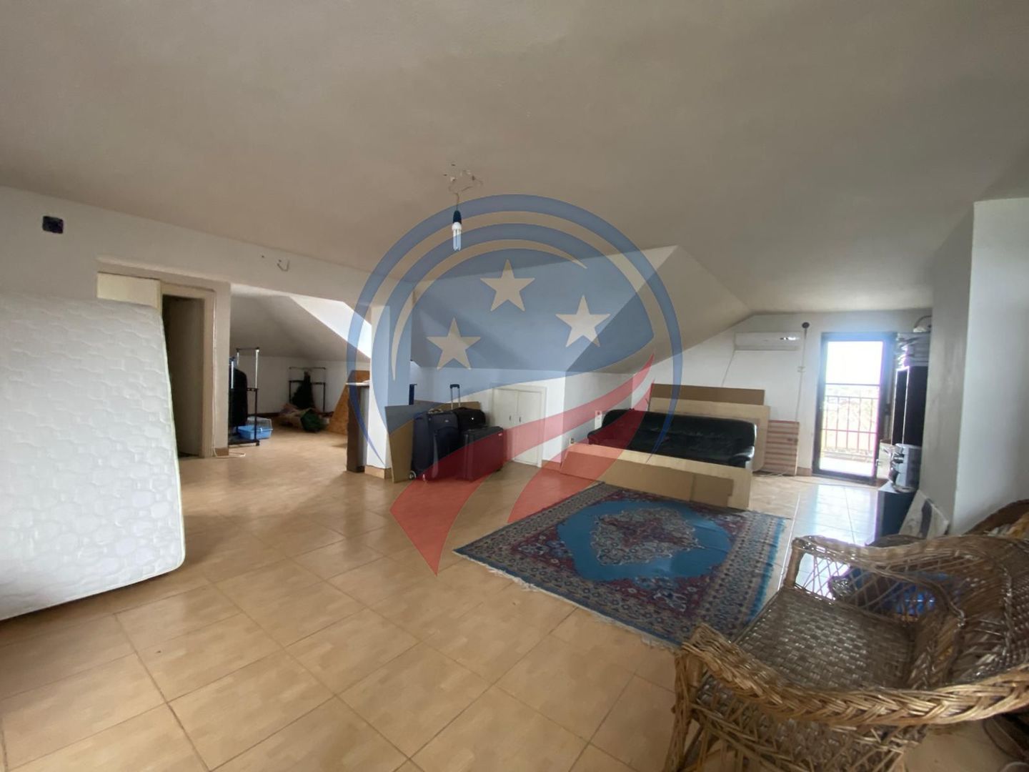 VILA CU 2500 MP TEREN LA 15 KM DE CRAIOVA CENTRU - Poză 12