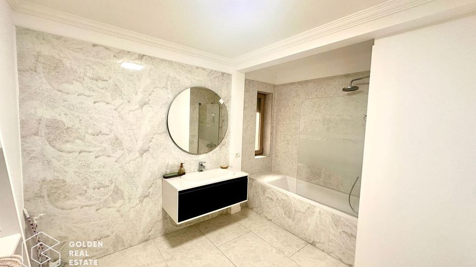 Apartament premium, zona Subcetate, 3 camere, 2 bai, loc parcare, sala, piscina - Poză 11