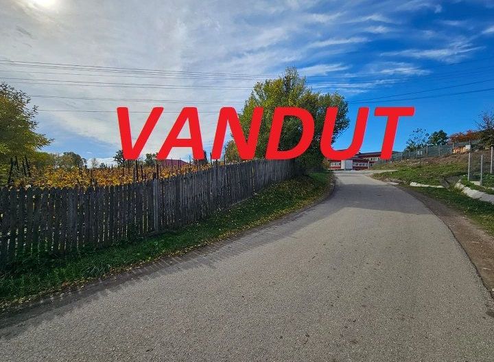 Teren intravilan 1000 mp, utilități, lângă Spital Călinești - Poză 1