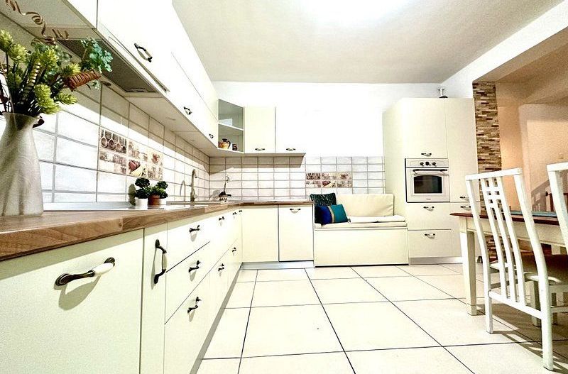 Casa la intrare în Ghiroda - Poză 7