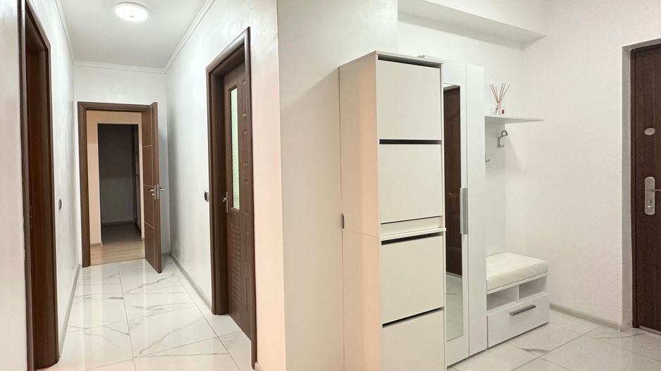 Vând apartament 3 camere 3 minute de Coresi complex ISARAN - Poză 9