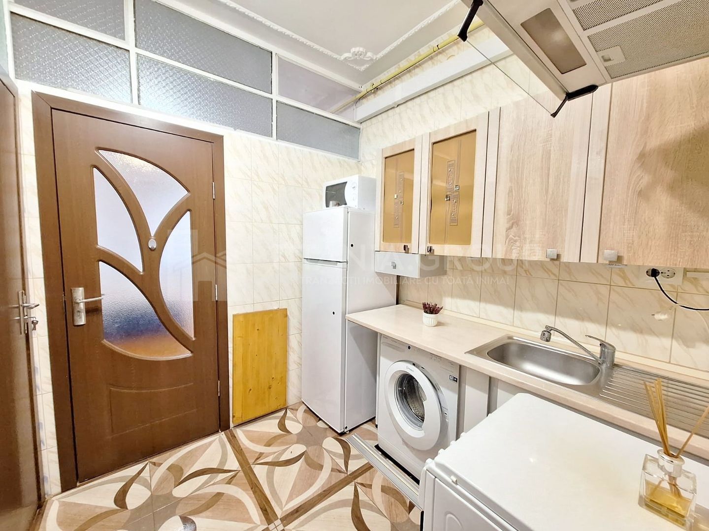 Garsoniera mobilata+camera la demisol, zona Tractorul, comision 0 - Poză 3