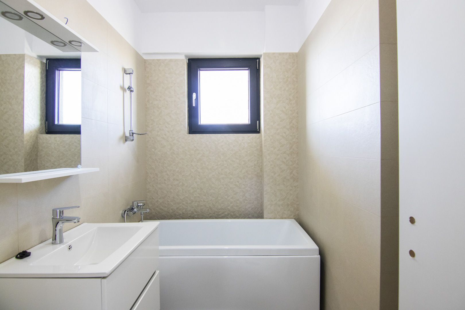 2 camere, 57 mp, decomandat, etaj 7. RDUCERE 10% din avans - Poză 14