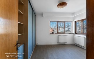 Apartament 3 camere str.Popa Nan,renovat 155000 eur - Poză 3