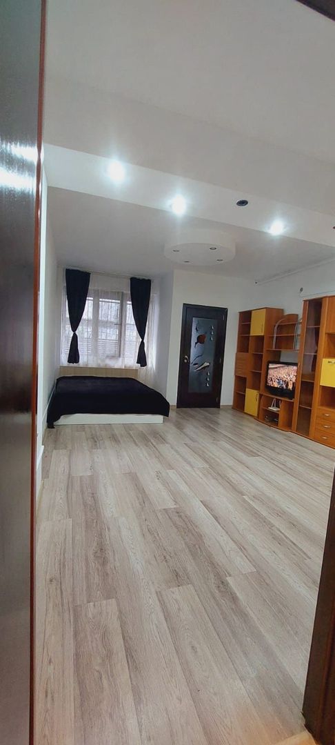 Garsoniera 42 mp, parter  drumul cooperativei  prelungirea Ghencea - Poză 1