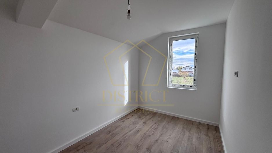 COM 0% Duplex cu 4 camere, panouri, pompe de caldura | Giroc - Poză 11