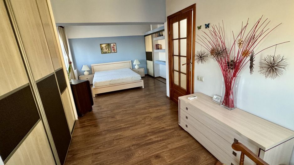 APARTAMENT SPATIOS SI LUMINOS - Poză 13