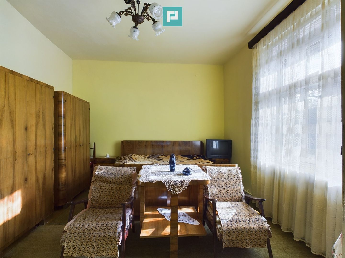 Casă individuală cu teren de 1100 mp și 3 apartamente în curte - Poză 21