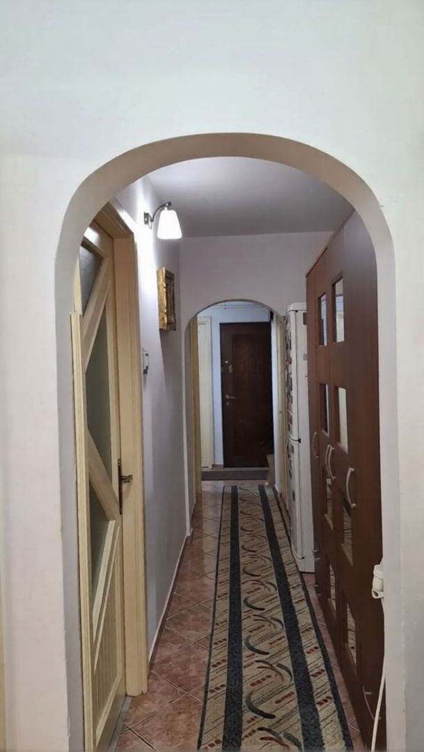 Apartament 3 camere  Sărari etaj 2 - Poză 4