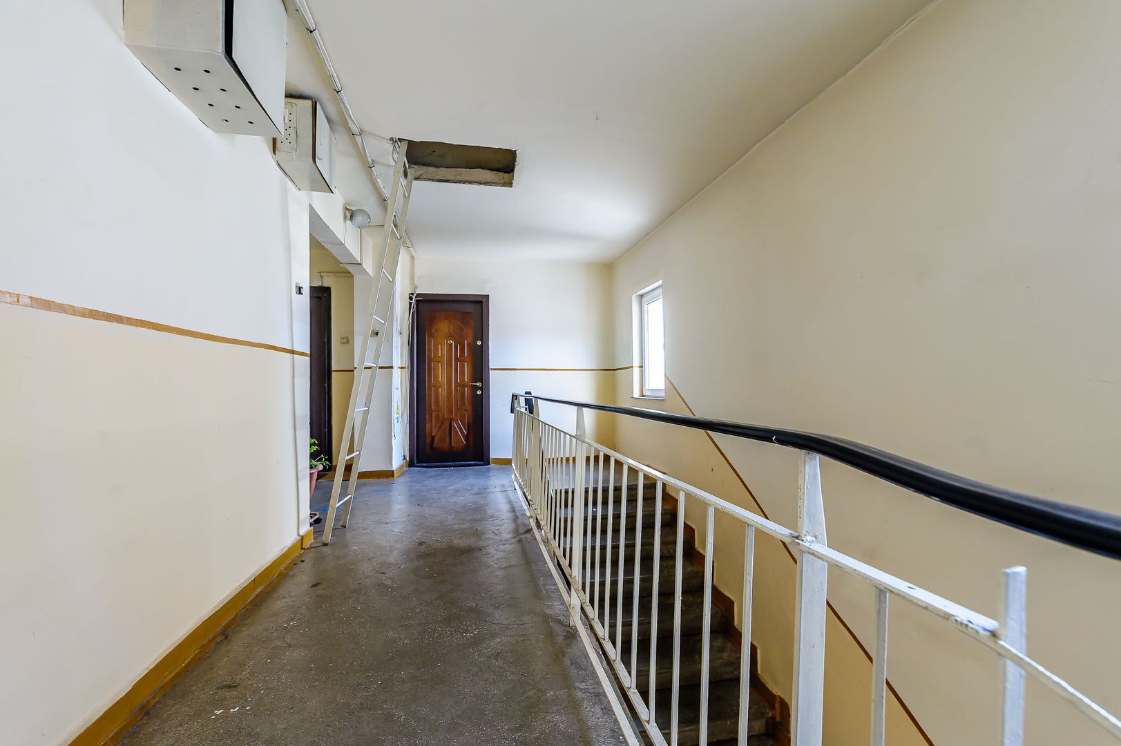 VANDUT ! Apartament accesibil cu 2 camere, în zona 500 Micalaca - Poză 3