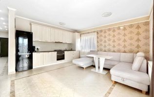 3 camere pe 2 nivele – Dumbrăvița