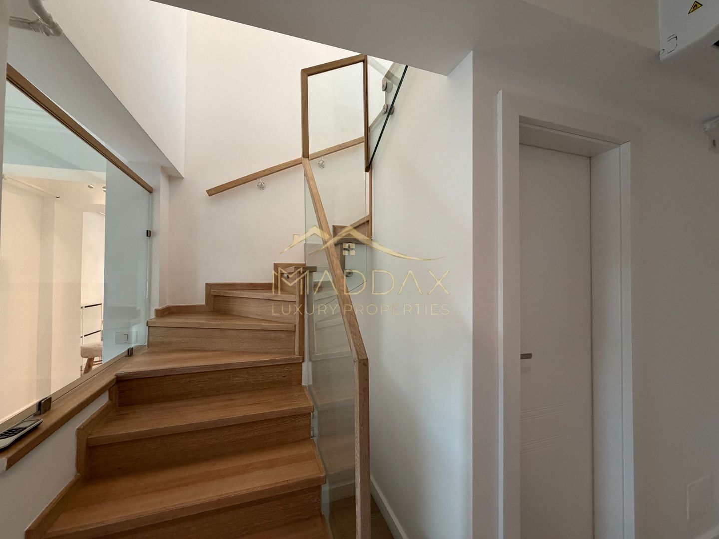 Apartament de tip Duplex 6 camere *250mp* + 2 Garaje // Herastrau - Poză 10