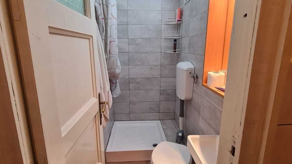 Apartament in vila zona Baicului - Poză 4
