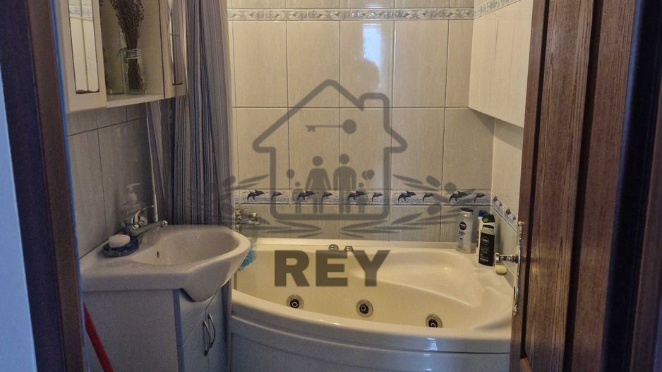 Apartament 3 camere - decomandat, mobilat, etaj 2/4, Cisnadie - Poză 6