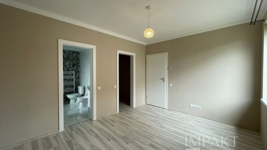 Casă / Vilă cu 4 camere de închiriat - Dezmir - Poză 11