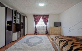 Casă bătrânească cu 3 camere la vânzare - Sânpetru - Poză 8
