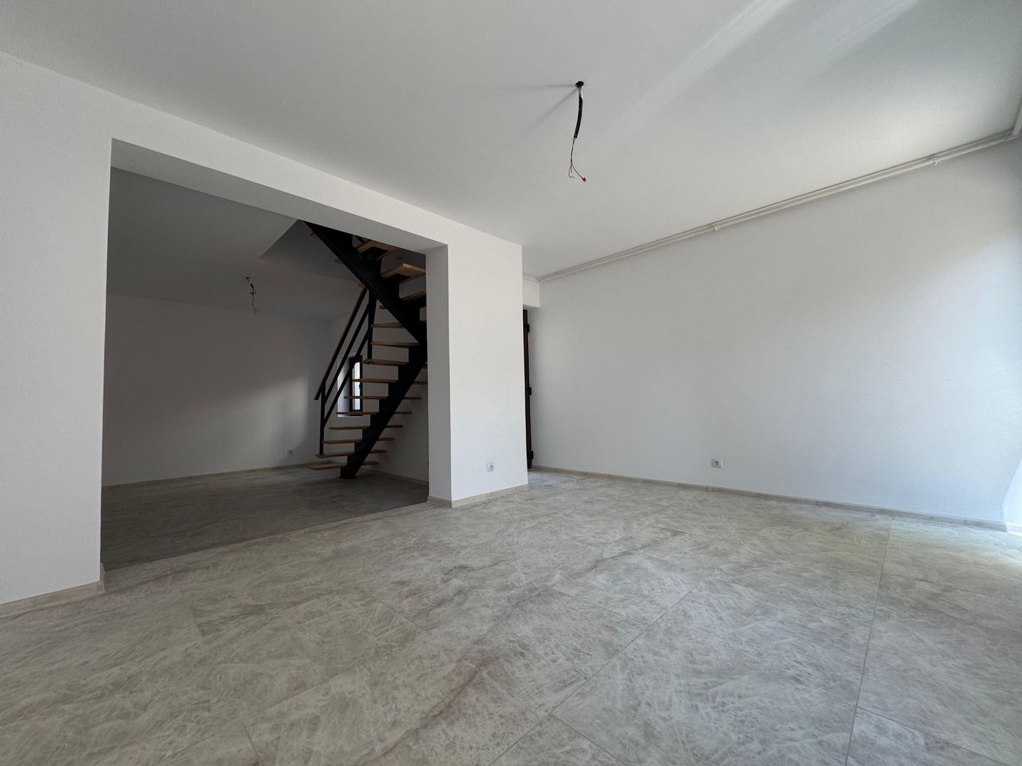 VILĂ CU POTENȚIAL MULTIPLU| HERASTRAU - Poză 3