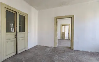 VÂNZARE/SCHIMB CU TEREN  - Clădire interbelică, centru oraș Siret - Poză 23