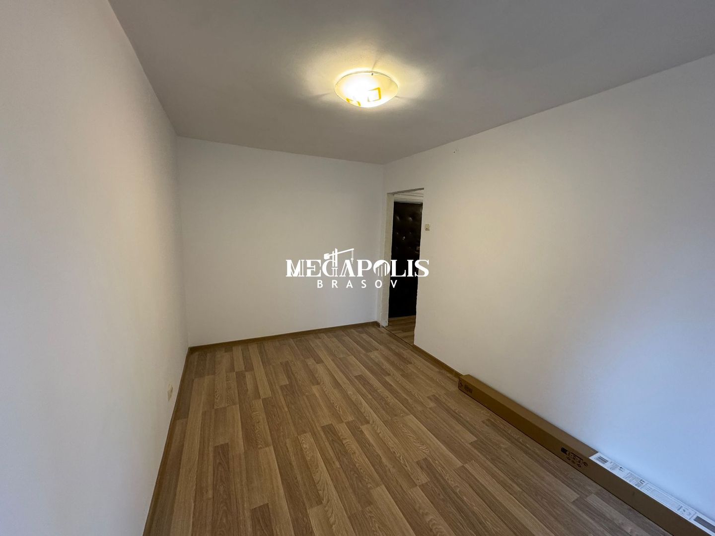 Apartament cu 3 camere Calea Bucuresti - Poză 2