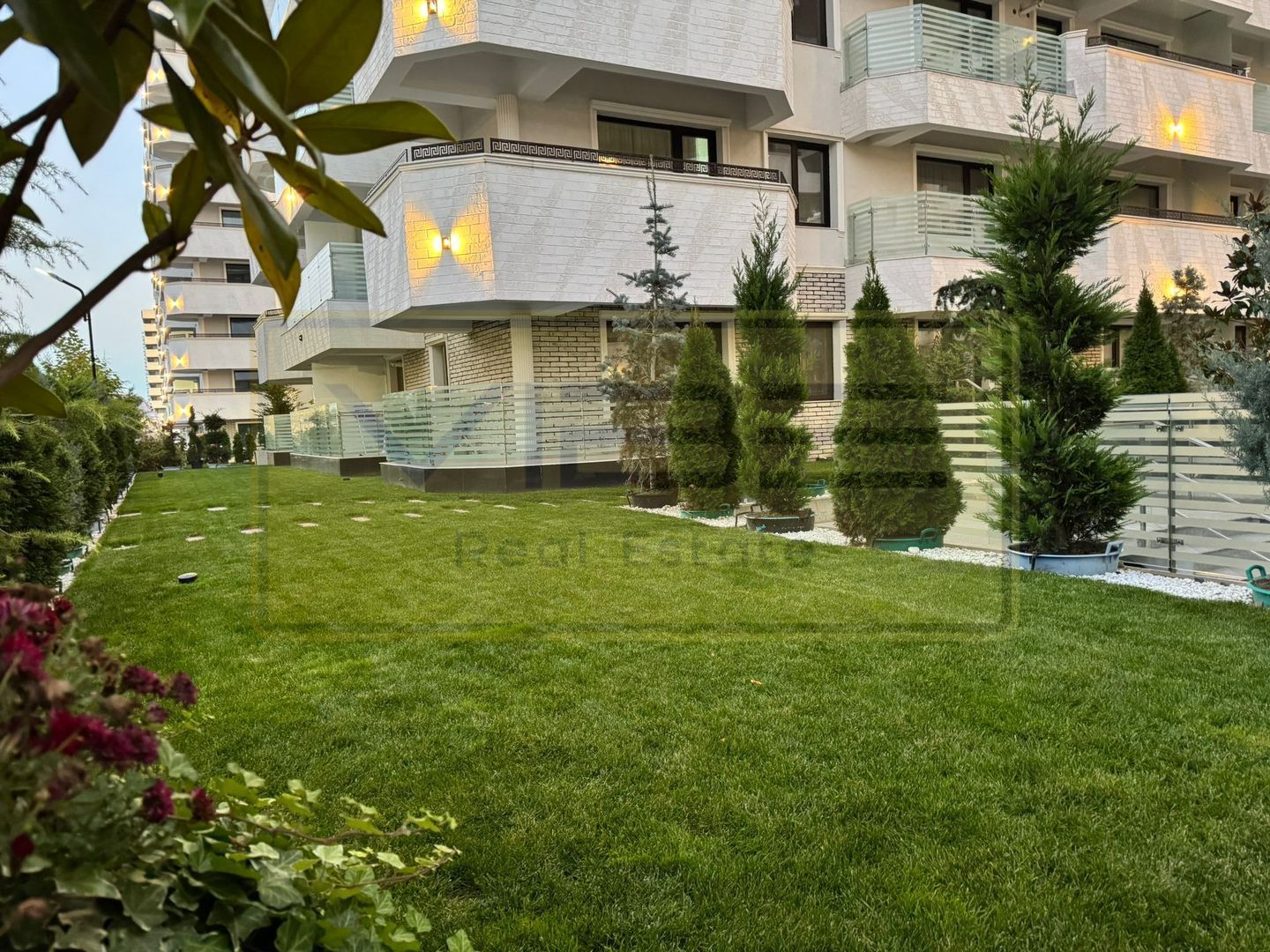 Apartament 2 camere + loc parcare Royal Town COPOU - Poză 2