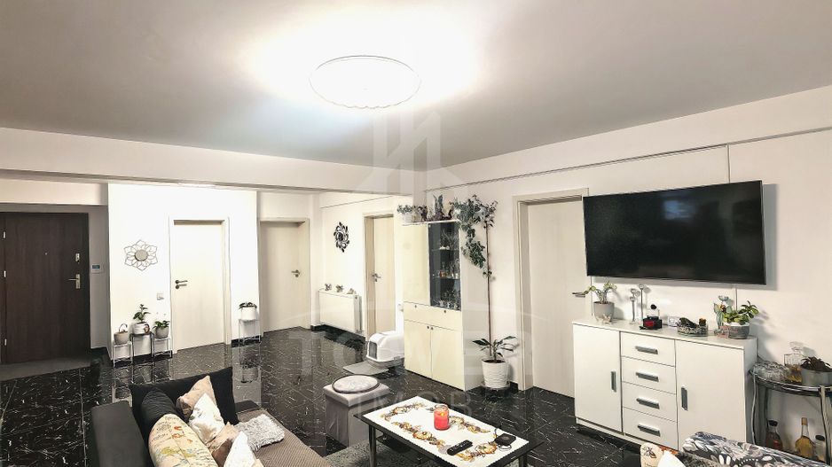 Penthouse 116 mp, terasă generoasă- vedere panoramică, compartimentare excelenta - Poză 2