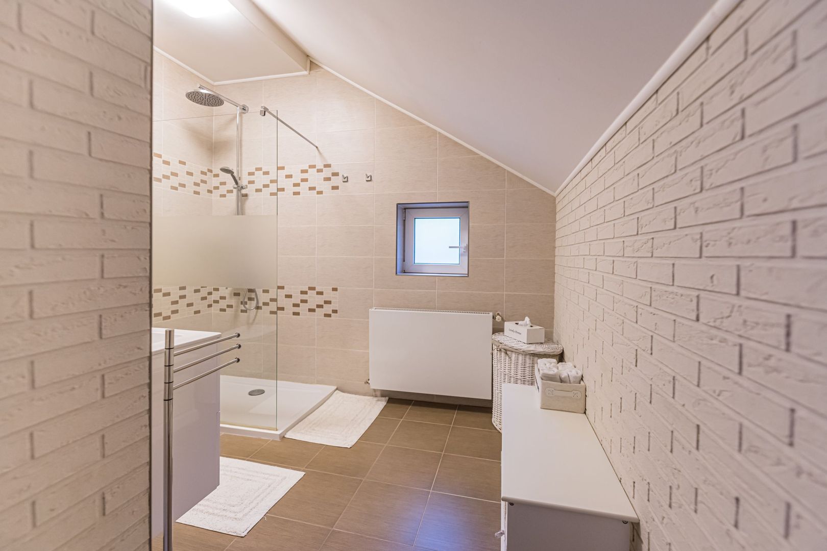 Vila de lux,  de inchiriat! Drumul Poienii! - Poză 13